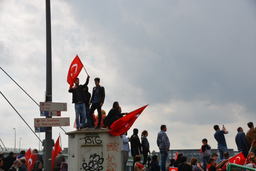Themenbild: Erdogan-Anhänger in Köln - O24