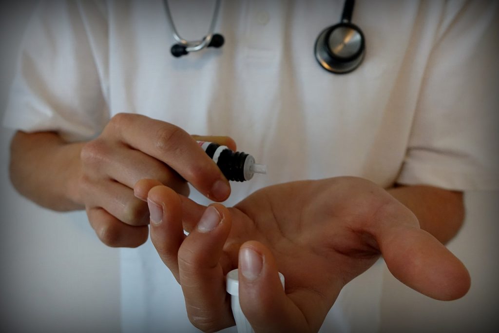 Heilpraktiker / Globuli - foto via pixabay