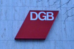 Perverse Gewerkschaften: Gegen die AfD auf der Straße, gegen Werksschließungen kein Pieps