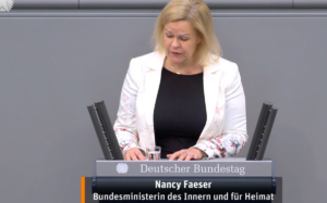 AfD-Politiker erstattet Strafanzeige gegen Nancy Faeser