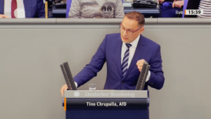 Das haut dem Fass den Boden raus: AfD-Chrupalla von N-TV dreist beleidigt