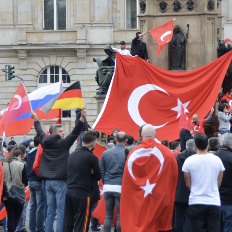 Die Türkenpartei schadet der Nationalen Front