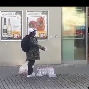 Findiger Asylant macht Wasser zu Geld