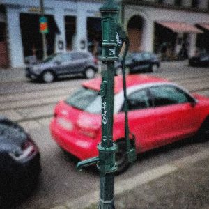 Berliner, holt Wasser an der Pferdetränke