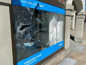 Verlogenheitsweltmeister: Eigener Landrat tritt zurück: Altparteien machen Riesennummer. AfD-Politiker werden schwer verletzt und gebrandschatzt: Altparteien machen nichts