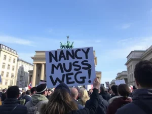 Compact zwingt Faeser in die Knie