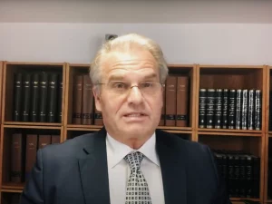 Fuellmich verurteilt: Corona-Spenden veruntreut