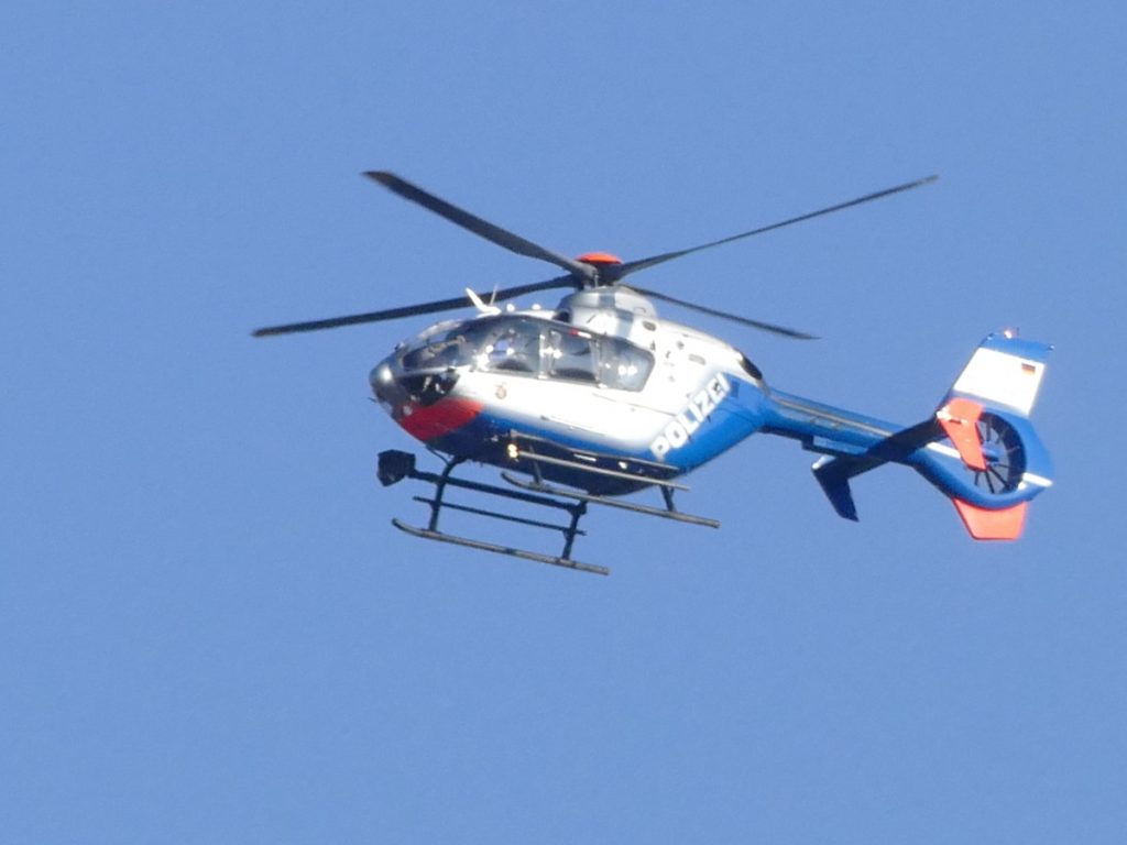 Vlotho: Syrer sticht Ehefrau nieder und flüchtet – Haftbefehl wegen versuchten Totschlags