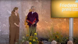 Die politische Irrsinns-Skala ist nach oben offen: „Friedenspreis“ für US-Kriegstreiberin