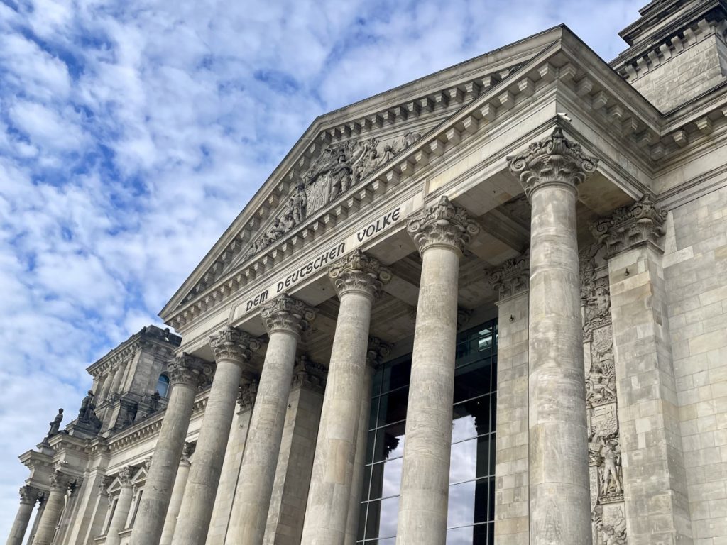 Wiederaufbau der Ukraine: Bundesregierung spielt Ahnungslosigkeit – weitere Milliarden längst in Planung