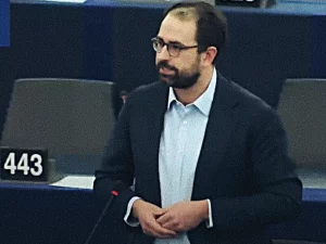 Interview mit EU-AfD-Abgeordneten – durch die Hintertür nach Deutschland