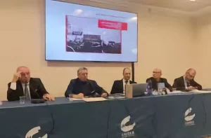 Eskalationsrisiken im Ukraine-Konflikt: Europäer fordern Frieden