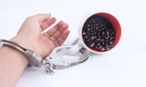 Jeder Kaffeetrinker ist ein Drogensüchtiger: Interview mit Norbert Heuser (Video)