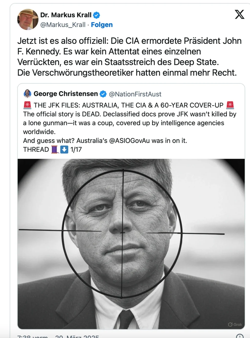 Ein Bild von John F. Kennedy, das durch ein Fadenkreuz gerahmt ist, mit einer Textgrafik, die eine Verschwörungstheorie über seinen Tod präsentiert.