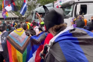 Wer immer zurückschaut, stolpert irgendwann über die Gegenwart