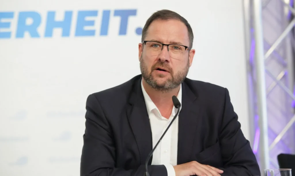 ÖVP-Millionenverschwendung: FPÖ enthüllt Vertuschungsmanöver mit doppelten Ausschüssen!