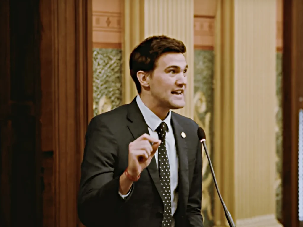 Queerpresse läuft Amok: Republikaner Schriver will Pornografie verbieten und Transpersonen „entmenschlichen“