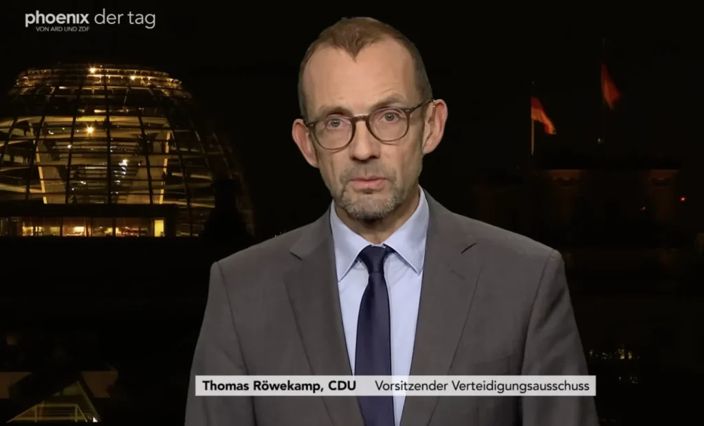 Schulbank oder Schützengraben? CDU will Jugendliche für den Krieg begeistern!