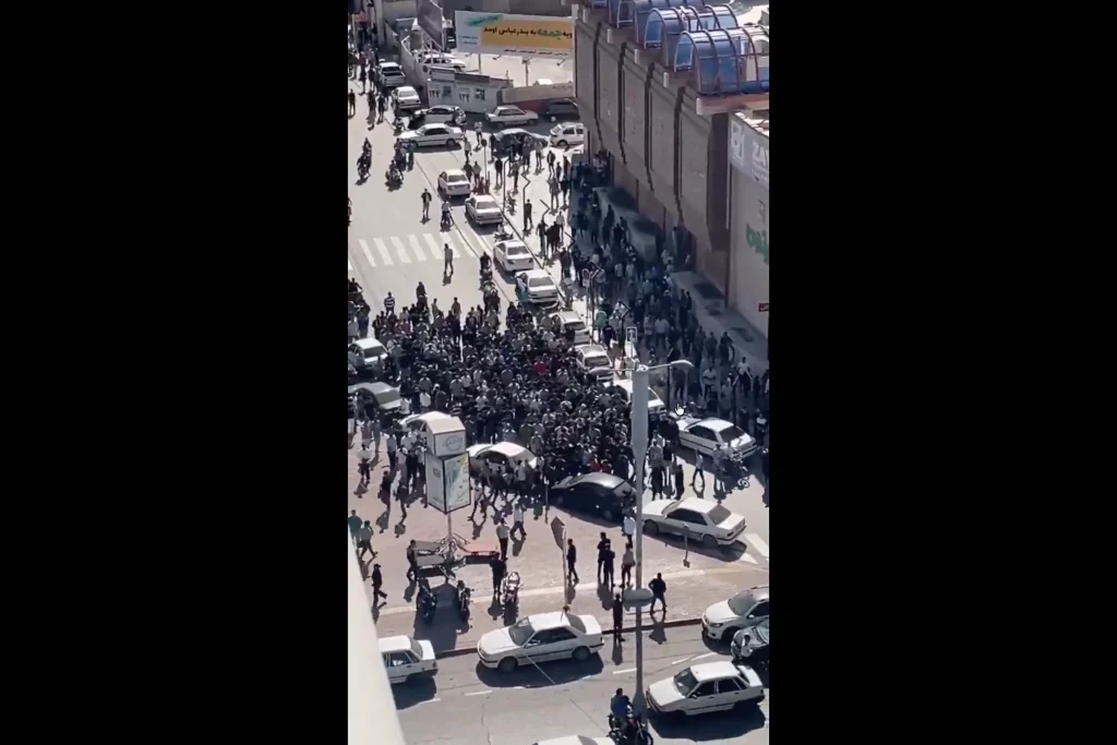 #IranProtests: Immer mehr Städte schließen sich den Demonstranten an