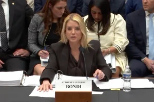 Anhörung im Kongress: Hat Bondi unter Eid gelogen, um Trump zu schützen?