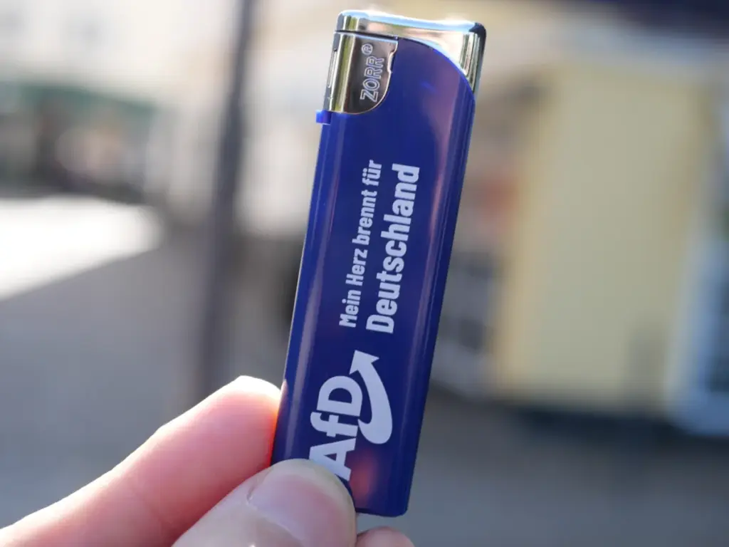 Wirtschaftsbosse wollen AfD! Welchen Preis muss die Partei dafür zahlen?