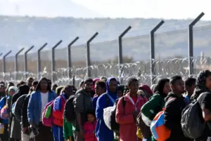 Schweiz am Limit: SVP schlägt Alarm – 9,1 Millionen Einwohner und die Rechnung zahlt der Bürger